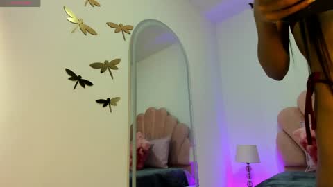 Snapshot of lunavelour_ chatting on May 1, 10:53 am Luna online show from May 1, 10:53 am