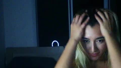 Snapshot of lunavelvvet chatting on July 27, 2:51 am lunavelvvet online show from July 27, 2:51 am