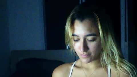 Snapshot of lunavelvvet chatting on July 28, 12:18 am lunavelvvet online show from July 28, 12:18 am