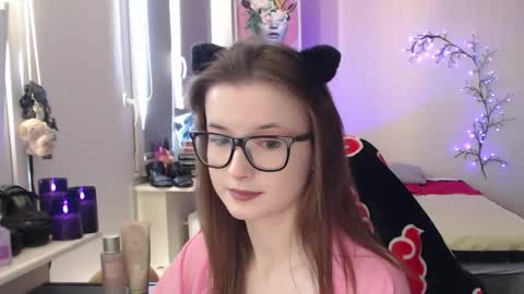 LunaXcherry online show from May 2, 11:37 am