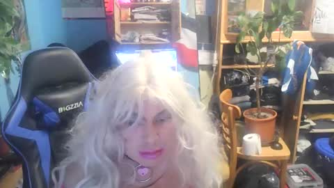 LunaXXX online show from April 2, 8:17 pm