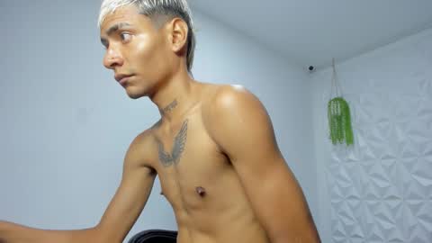 lunay_bigcock420 online show from January 17, 8:23 pm