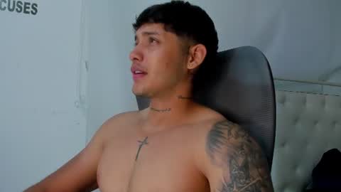 Snapshot of lunay_xtreemboy chatting on July 2, 2:22 am Lunay online show from July 2, 2:22 am