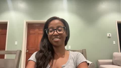 lunchboxgirl online show from March 28, 4:34 am