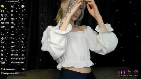 Snapshot of lunesy chatting on March 10, 7:41 pm lunessy online show from March 10, 7:41 pm