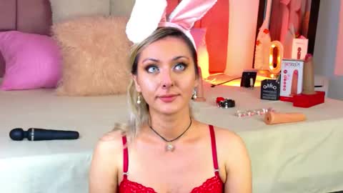 lunitadiva online show from January 12, 2:55 pm