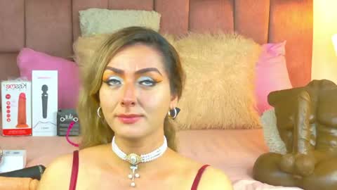 lunitadiva online show from April 24, 4:09 pm