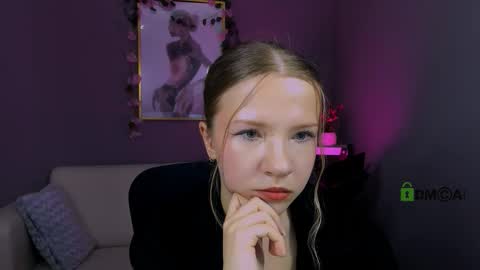 Snapshot of lunna_bella_ chatting on September 23, 10:07 am lunna online show from September 23, 10:07 am