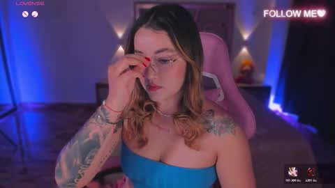 LUNA ROSE online show from December 5, 1:47 am