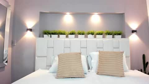 L U N N A online show from October 1, 4:07 am