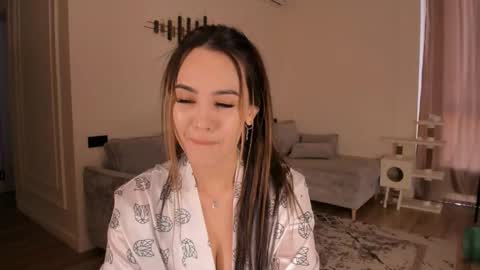 Snapshot of lunnar_jade chatting on January 13, 9:25 am Jade online show from January 13, 9:25 am