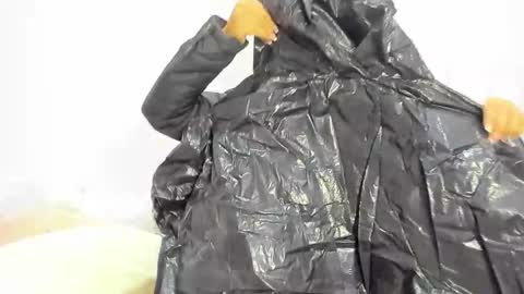 Snapshot of lunnarossee chatting on December 5, 11:41 am online show from December 5, 11:41 am