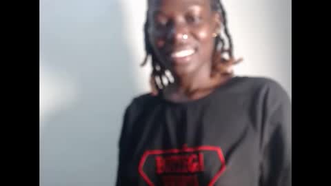 luo_queen online show from May 19, 11:05 am
