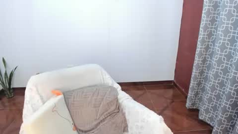 Snapshot of luscious86 chatting on October 22, 8:08 pm PAULINA online show from October 22, 8:08 pm