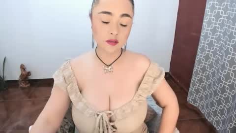 PAULINA online show from November 26, 9:05 pm