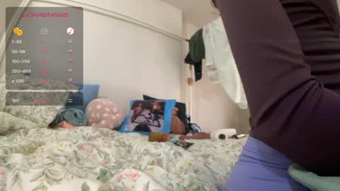 LOLA online show from April 4, 9:01 pm