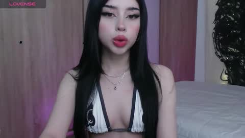 Snapshot of lustful_aprilx chatting on January 9, 5:59 pm Valerie April online show from January 9, 5:59 pm