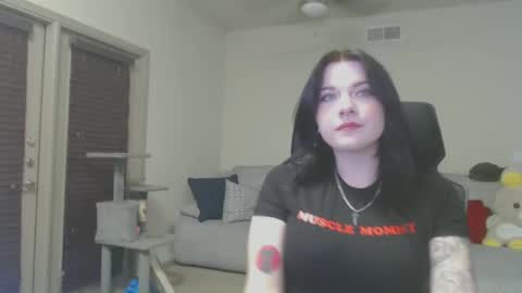 Snapshot of lustfullives chatting on February 6, 1:05 am LustfulLives online show from February 6, 1:05 am