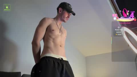 lustfullooking online show from March 14, 5:29 pm