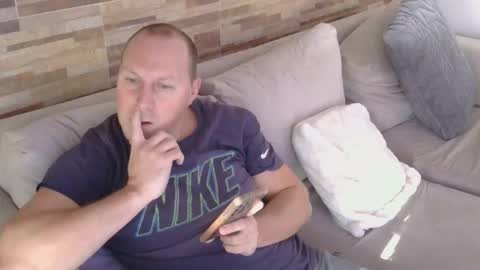 lustonfan online show from May 11, 1:28 pm