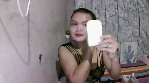 Snapshot of lusty_babe25 chatting on February 15, 2:14 pm Flora Mae online show from February 15, 2:14 pm