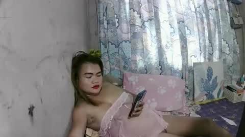 Snapshot of lusty_babe25 chatting on March 4, 5:57 am Flora Mae online show from March 4, 5:57 am