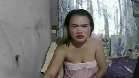 Snapshot of lusty_babe25 chatting on March 6, 7:27 am Flora Mae online show from March 6, 7:27 am