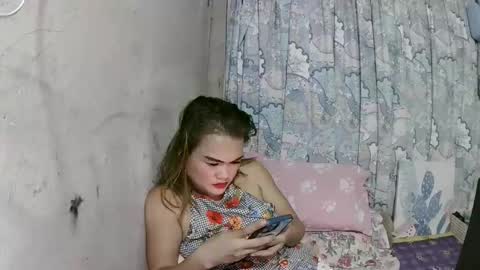 Snapshot of lusty_babe25 chatting on March 9, 10:08 am Flora Mae online show from March 9, 10:08 am
