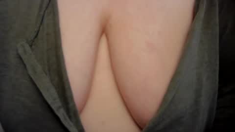 Snapshot of lustytits85 chatting on July 26, 11:06 am lustytits85 online show from July 26, 11:06 am