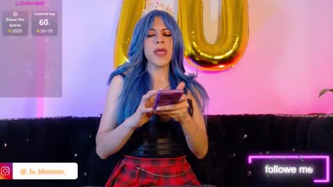 Snapshot of luu_blossom__ chatting on January 12, 6:57 pm Lu Blossom online show from January 12, 6:57 pm