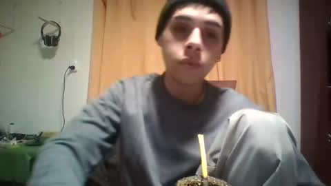 Snapshot of luuc15202 chatting on September 22, 7:43 am luuc15202 online show from September 22, 7:43 am