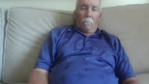 Snapshot of luv269er chatting on June 20, 6:33 pm luv269er online show from June 20, 6:33 pm