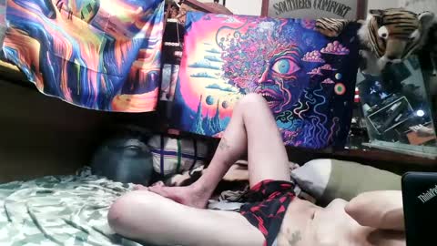 Snapshot of luv2licuplz chatting on February 23, 9:33 am Luv2licUplz online show from February 23, 9:33 am