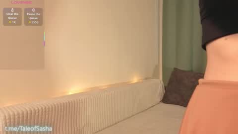 Snapshot of luvenianitschke chatting on October 18, 9:10 am Sasha online show from October 18, 9:10 am