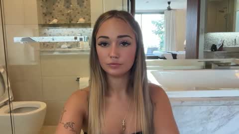 Livvyy online show from November 12, 8:48 am