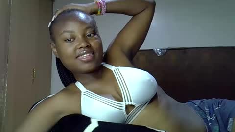 Snapshot of luvly_ebonny chatting on September 16, 2:29 pm Tracy online show from September 16, 2:29 pm