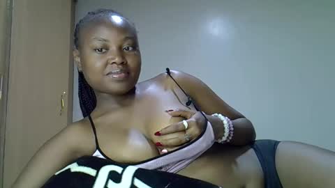 Snapshot of luvly_ebonny chatting on September 19, 8:42 pm Tracy online show from September 19, 8:42 pm