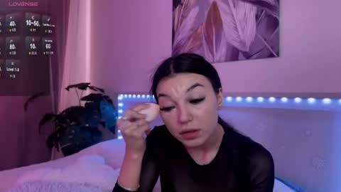 Snapshot of luvlyveronica chatting on July 28, 11:28 am Veronica online show from July 28, 11:28 am