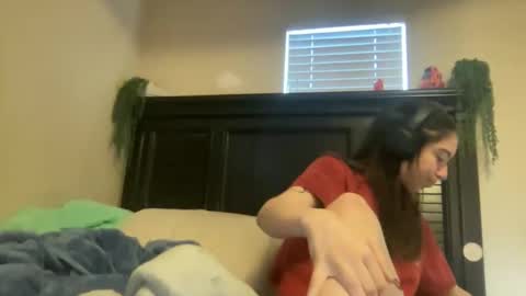 Snapshot of luvrxstarx chatting on January 5, 9:29 pm luvrxstarx online show from January 5, 9:29 pm