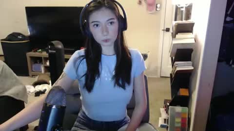 Snapshot of luvrxstarx chatting on January 17, 3:11 am luvrxstarx online show from January 17, 3:11 am