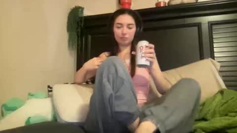 Snapshot of luvrxstarx chatting on February 3, 2:53 am luvrxstarx online show from February 3, 2:53 am