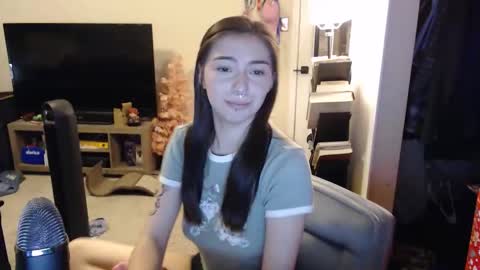 Snapshot of luvrxstarx chatting on February 7, 1:42 am luvrxstarx online show from February 7, 1:42 am