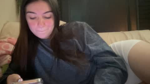 Snapshot of luvrxstarx chatting on March 23, 3:49 pm luvrxstarx online show from March 23, 3:49 pm