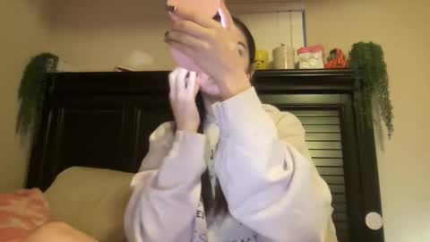 Snapshot of luvrxstarx chatting on March 26, 1:01 am luvrxstarx online show from March 26, 1:01 am