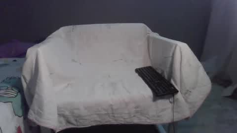 Bee Bee online show from March 30, 1:50 am