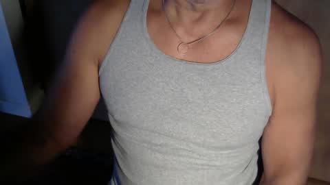 Snapshot of luvzjerkingoff chatting on September 18, 2:19 pm luvzjerkingoff online show from September 18, 2:19 pm