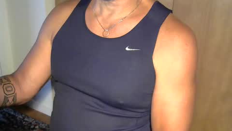 Snapshot of luvzjerkingoff chatting on October 24, 9:00 pm luvzjerkingoff online show from October 24, 9:00 pm