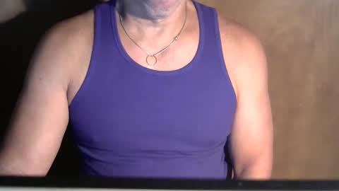 Snapshot of luvzjerkingoff chatting on November 3, 12:50 pm luvzjerkingoff online show from November 3, 12:50 pm