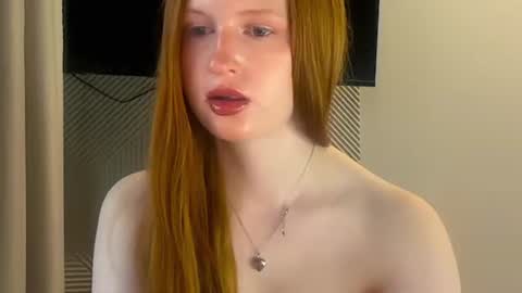 Snapshot of lux_angel chatting on June 29, 10:54 pm lux_angel online show from June 29, 10:54 pm