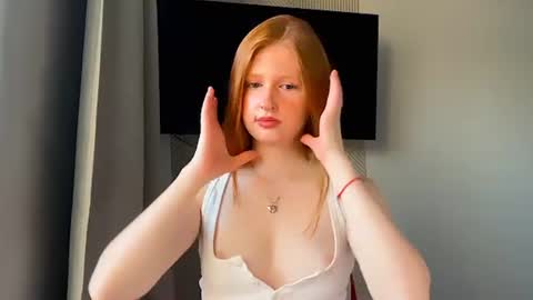 Snapshot of lux_angel chatting on July 1, 12:23 am lux_angel online show from July 1, 12:23 am